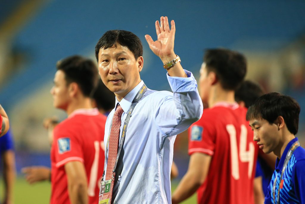 HLV Kim Sang Sik ĐT Việt Nam chuẩn bị cho chức vô địch ASEAN Cup 2024 1